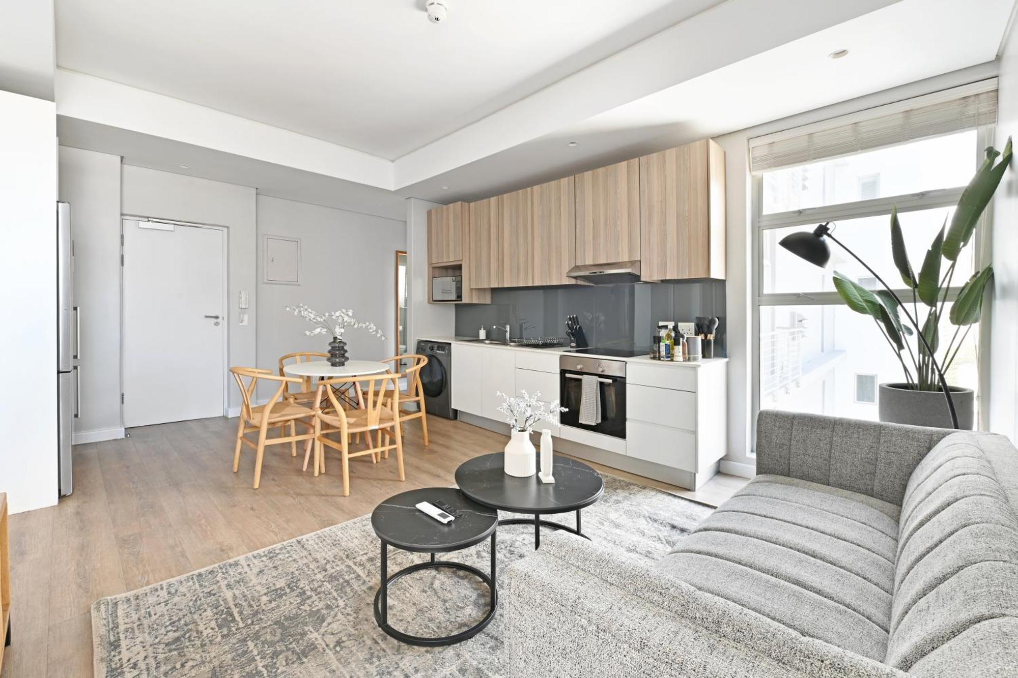 Shyla - Chic 2-bed With Stunning Mountain Views *
