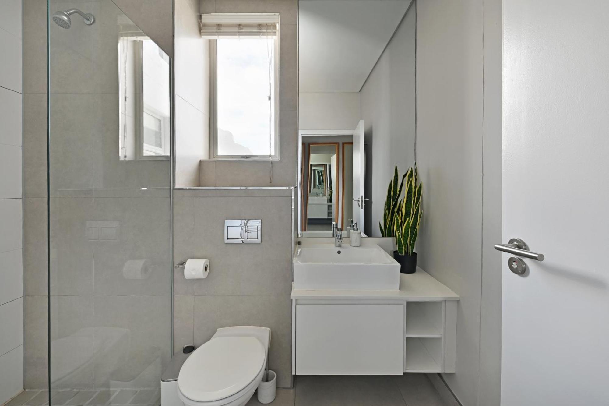 Shyla - Chic 2-bed With Stunning Mountain Views *