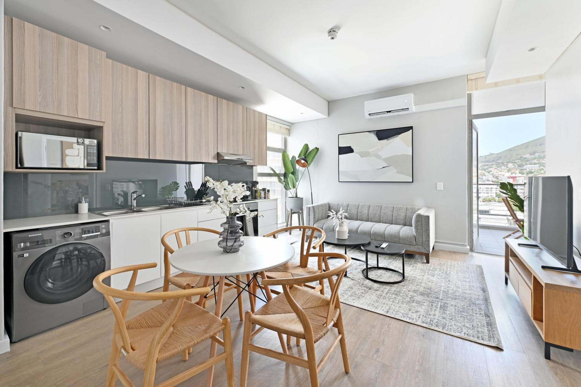 Shyla - Chic 2-bed With Stunning Mountain Views *